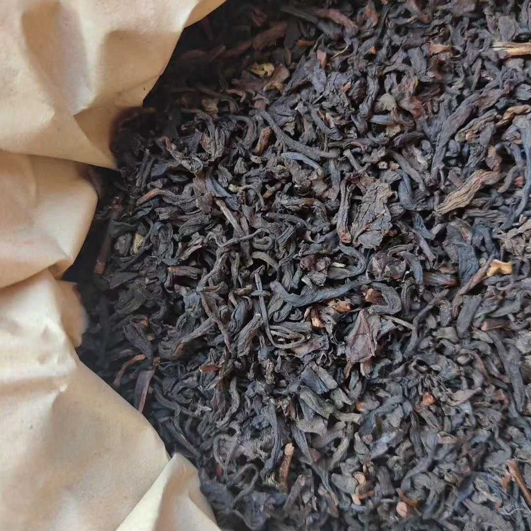 1980s Shenchang Zhan Jin Qian Mark Liu Bao Tea, 800g Basket
