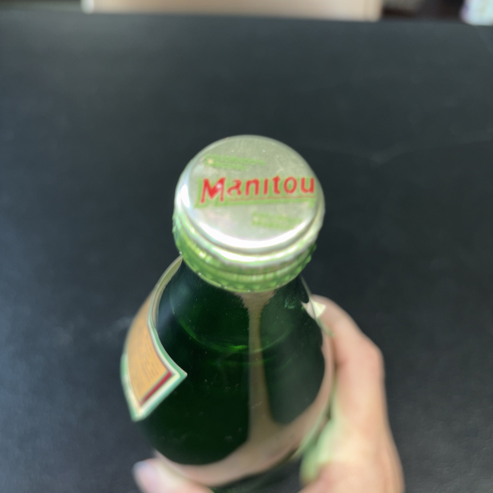 New Sealed 33.8 oz Bottle Manitou Rocky Mountain Mineral Water Green Bottle