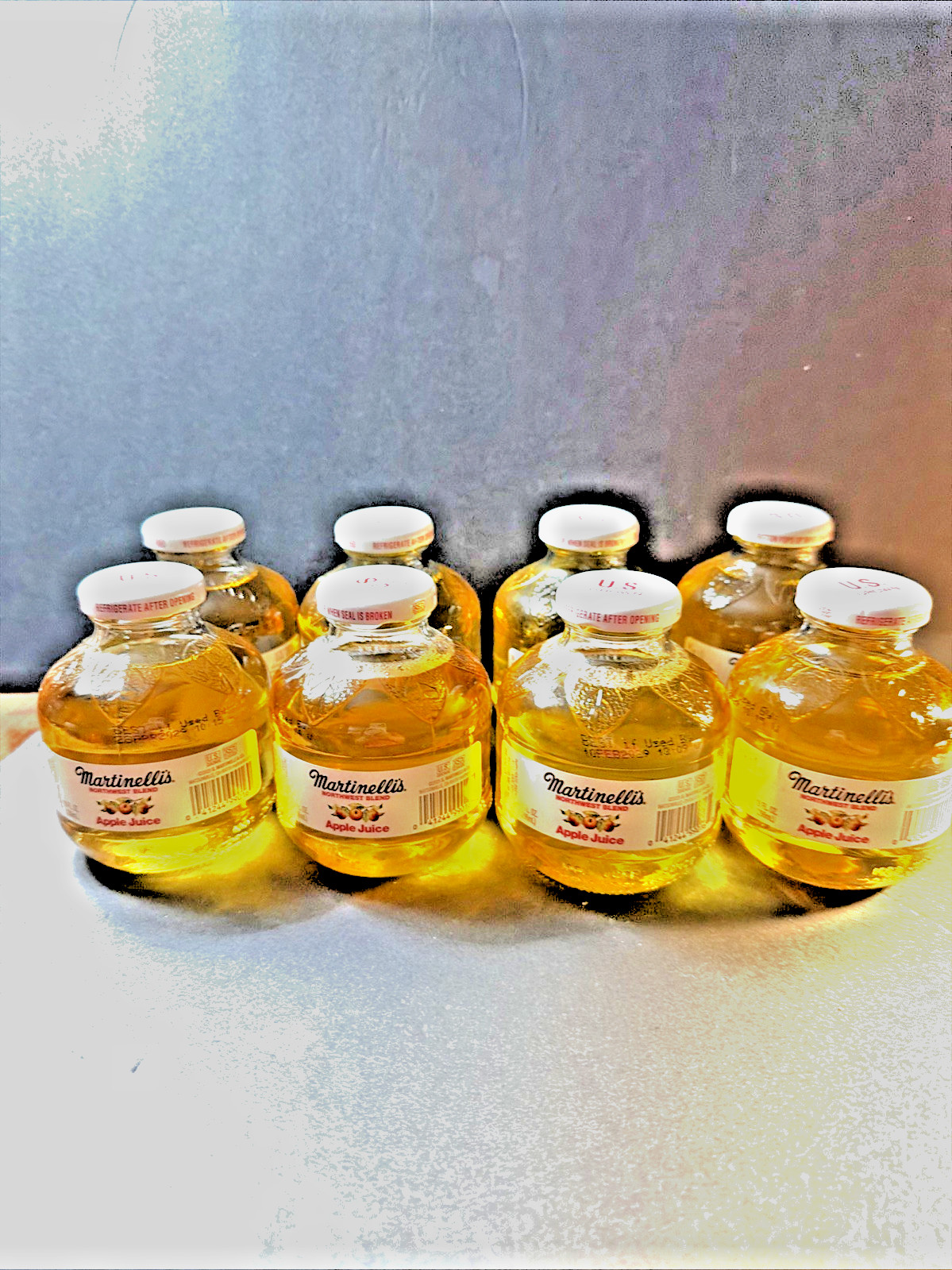 (8) Martinelli’s Sparkling Northwest Blend Apple Juice 10 fl oz (8 Glass Bottles