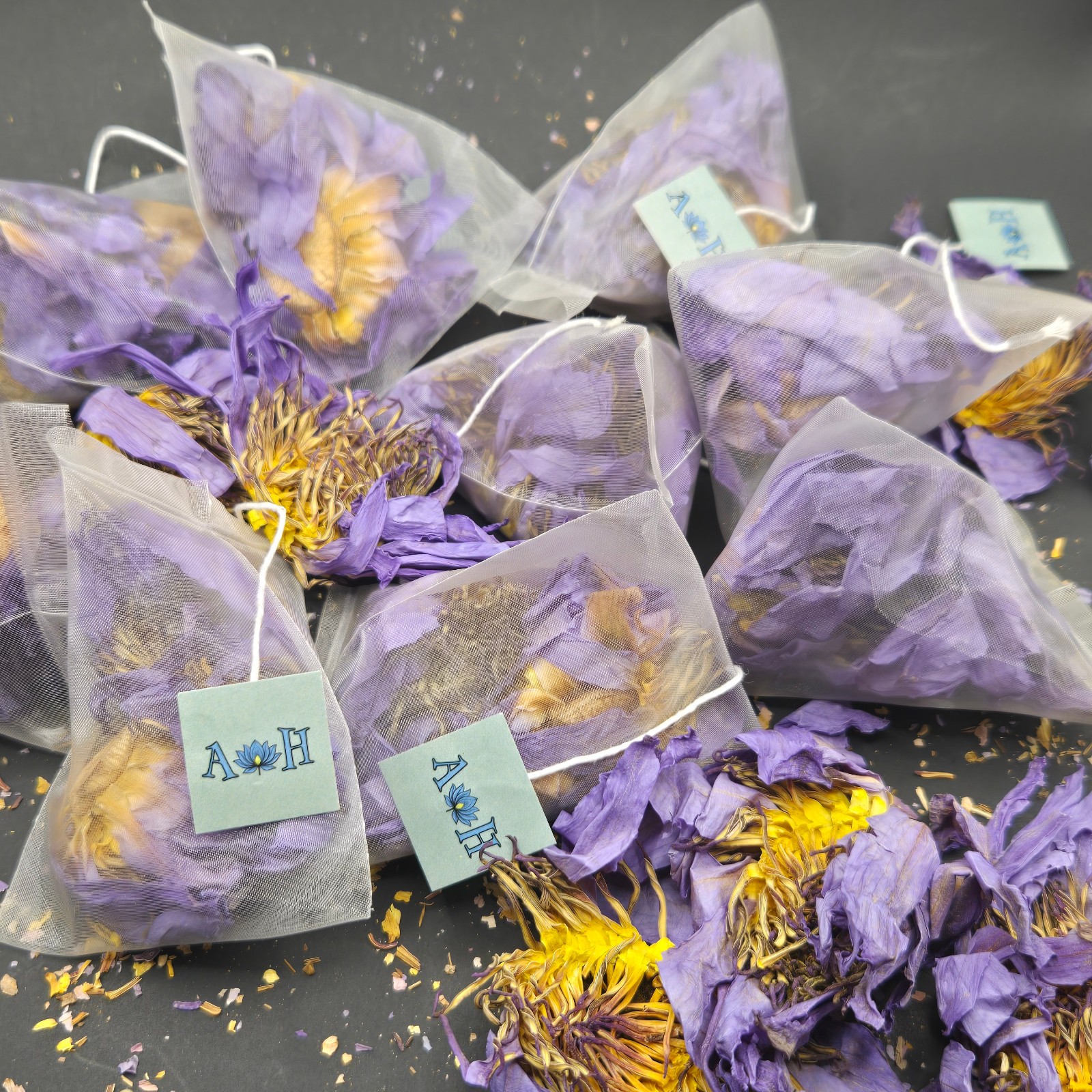 Blue Lotus Pyramid Tea Bags 2.5g of Nymphaea caerulea flower per bag
